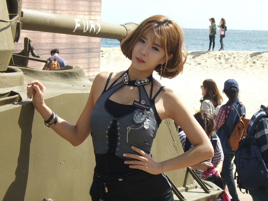 South Korea's top showgirl Xu Yunmei Busan tank world 2